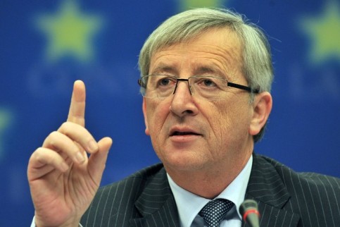 Juncker: "Non aboliremo il sistema Schengen"