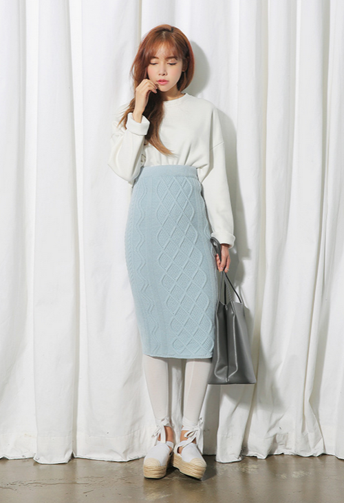 Slim Fit Knitted Skirt