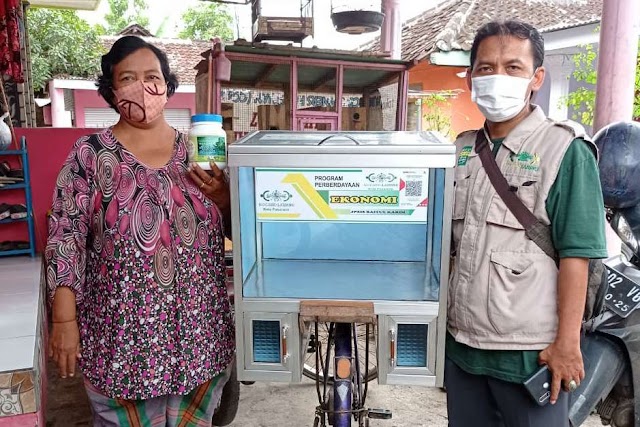 Terima Kasih Lazisnu, Saya Bisa Kembali Jualan Kue Keliling