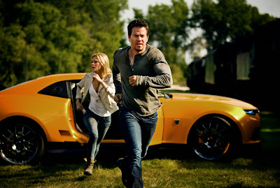 mark wahlberg and nicola peltz in transformers 4