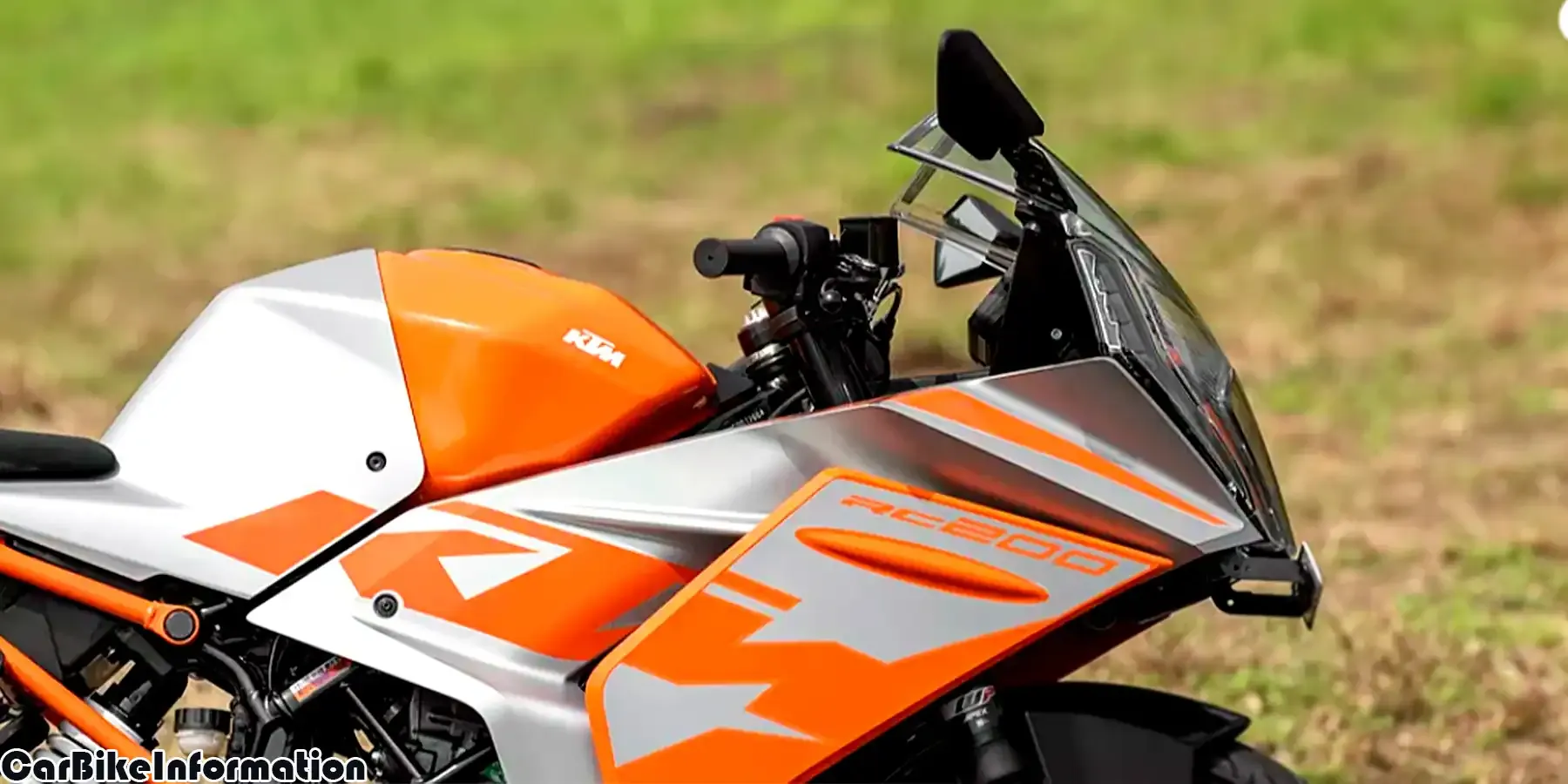 KTM RC 200 Side