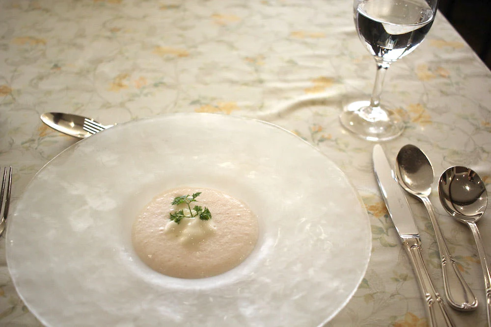 The first dish from CHEZ-MOI’s apple French course: cold, creamy apple soup