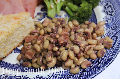 A basic recipe for fresh purple hull peas, simply seasoned with bacon, onion, garlic and salt and pepper.