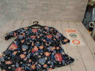 中古品　子供服　１００㎝　花柄プリント　長袖ワンピース　１００円