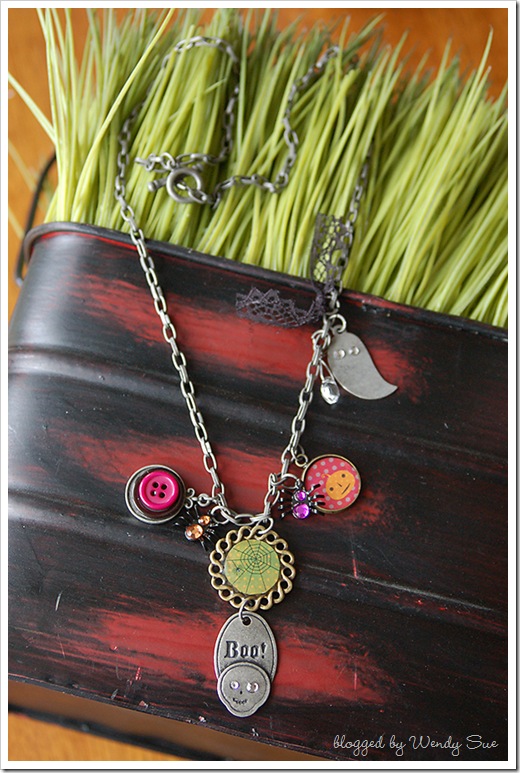 mm_halloween_necklace1