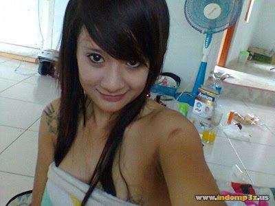 blogcopasdoank.blogspot.com - Foto ABG Mulus Narsis Pamer Body Mulus