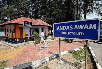 tandas awam di pantai puteri melaka