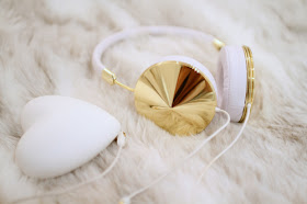 gold headphones