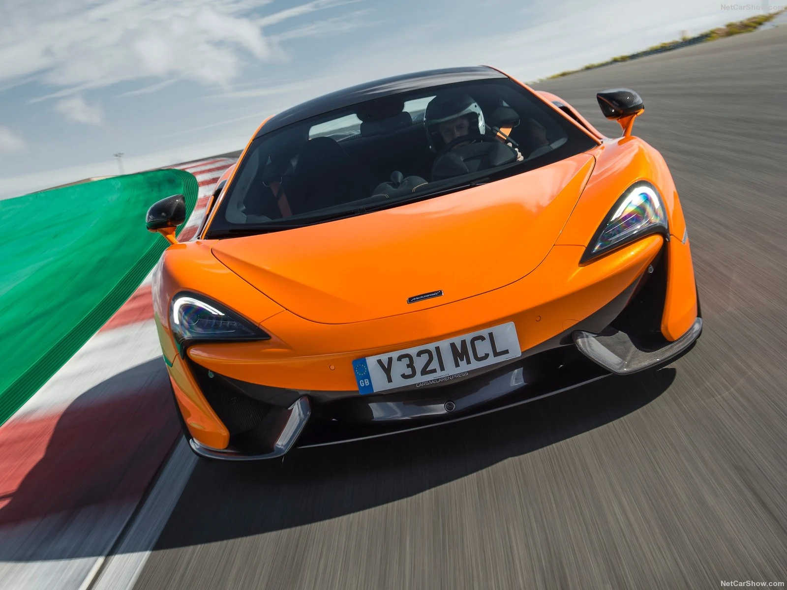 Hình ảnh siêu xe McLaren 570S Coupe 2016 & nội ngoại thất