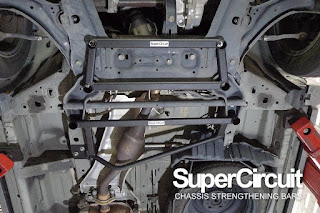 SUPERCIRCUIT Front Lower Brace & Mid Chassis Brace installed to the Nissan Serena C26.