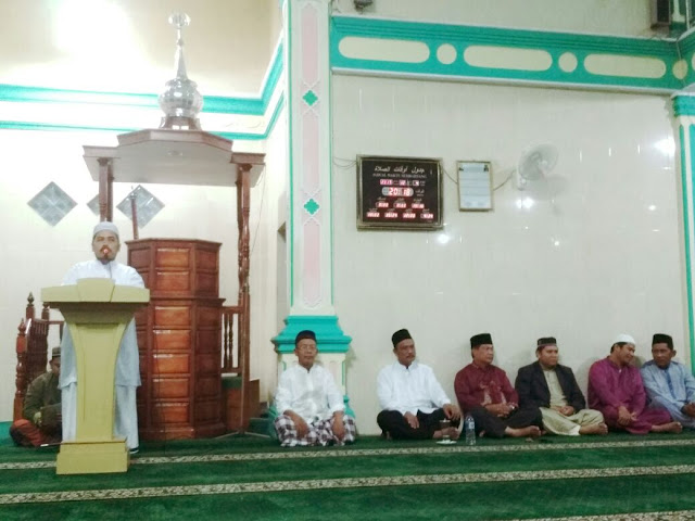 Tausiah Agama di Masjid Darussalam Tebing - KUA Kecamatan 