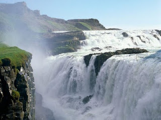Amazing-Waterfall-Wallpapers