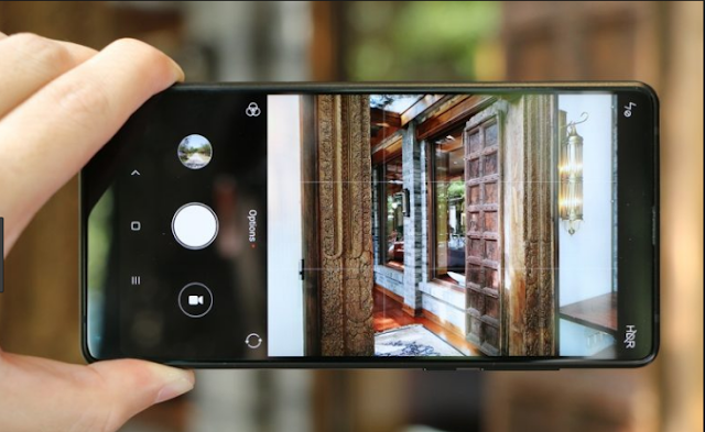 Xiaomi caught passing Mi MIX 2S image as Poco F1 camera sample?