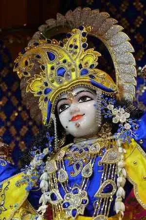 मात्र-2000-रुपयों-से-घर-में -शुरू-करें-भगवान-के- वस्त्र-बनाने- का-बिजनेस