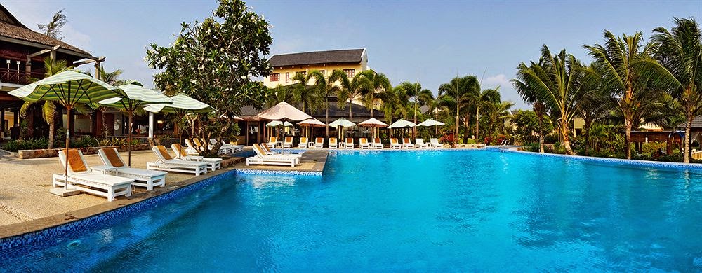 Bể bơi ngoài trời của khách sạn Eden Resort tại Phú Quốc