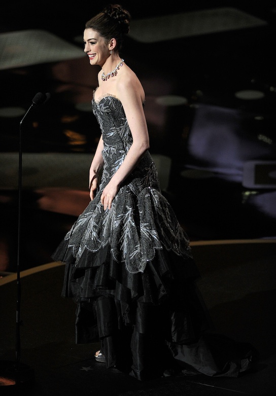 anne hathaway dresses like kid. Anne Hathaway#39;s 7 Oscars