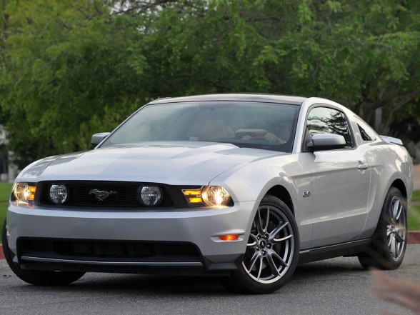 Ford Mustang Gt 2011. Ford Mustang GT 2011 Horse