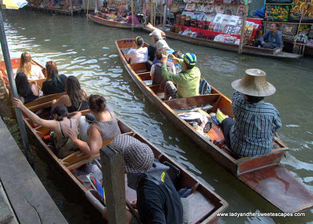 Damnoen Saduak Floating Market paddle boat