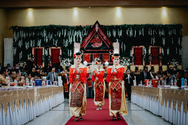 PAB, JASA FOTO WEDDING ADAT BATAK JAKARTA, FOTOGRAFER BATAK,FOTO PERNIKAHAN ADAT BATAK, ULOS MARTUMPOL