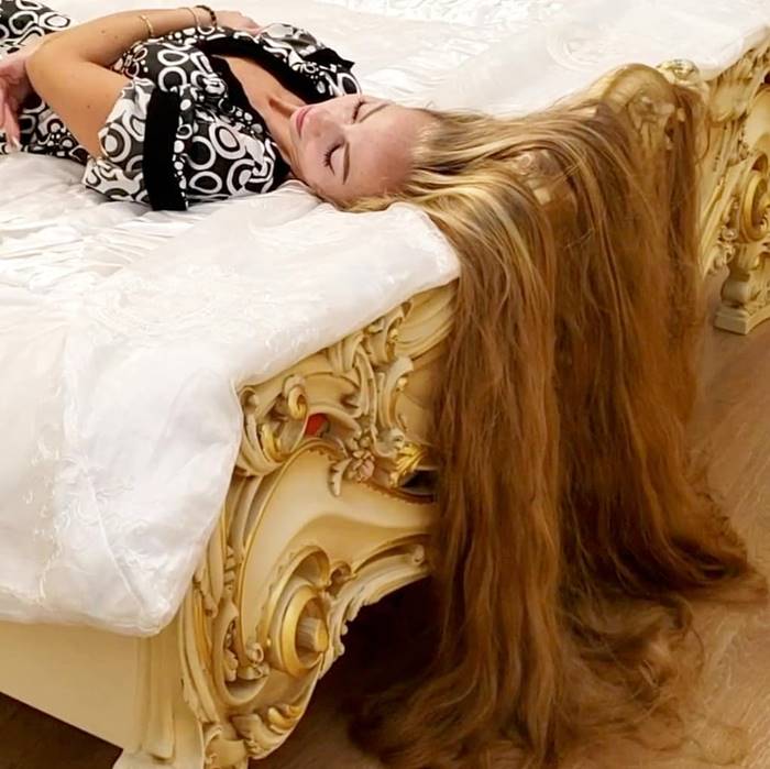 Ukrainian Rapunzel, longest blonde hair in the world