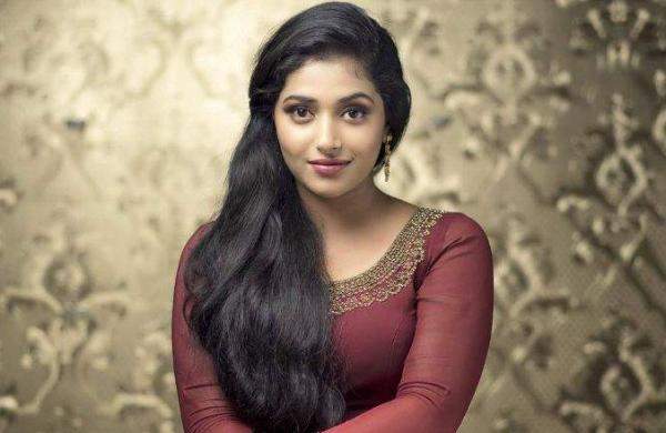 Anu Sithara Wiki, Biography, Dob, Age, Height, Weight, Affairs and More