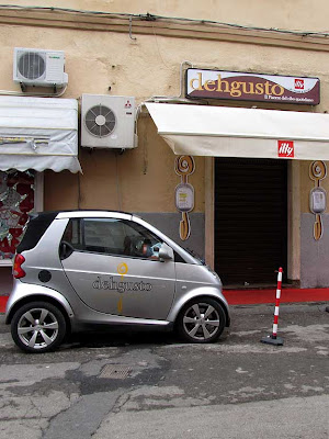 DehGusto car and sign, Livorno