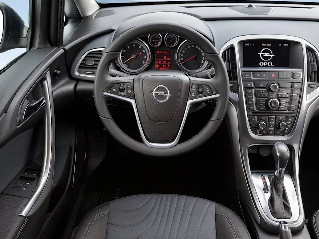 Opel Astra Sedan 2013 - interior