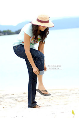 Tamil Hot Actress ANUSHKA Hot Pics Photoshoot Gallery
