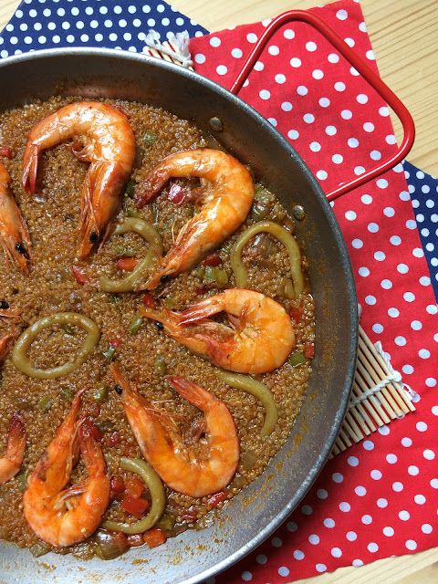 paella de quinoa y langostinos receta