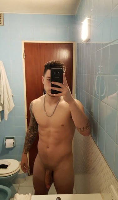 Juan Pochettino desnudo