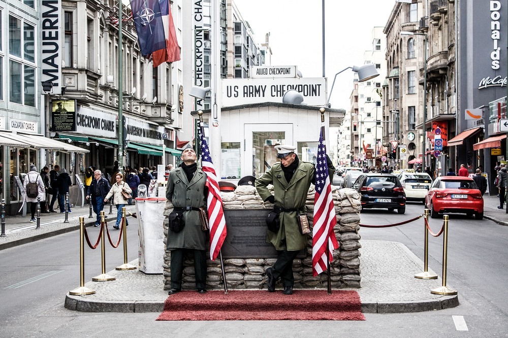 checkpoint-charlie-10