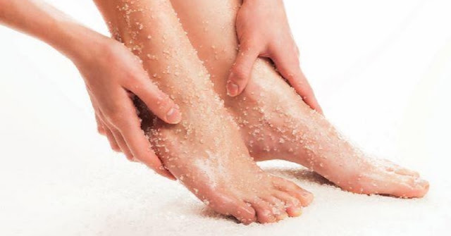 exfoliate-heels-epsom-salt