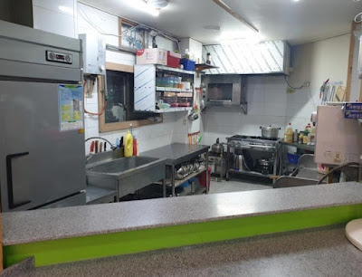 부산 동구 수정시장 반찬가게 상가 내부 주방 사진