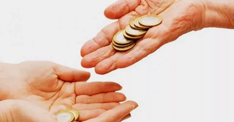 Dilencilere Para Vermek Caiz mi? Muhtaç Değillerse Verdiğimiz Sadakanın Sevabı Olur mu?