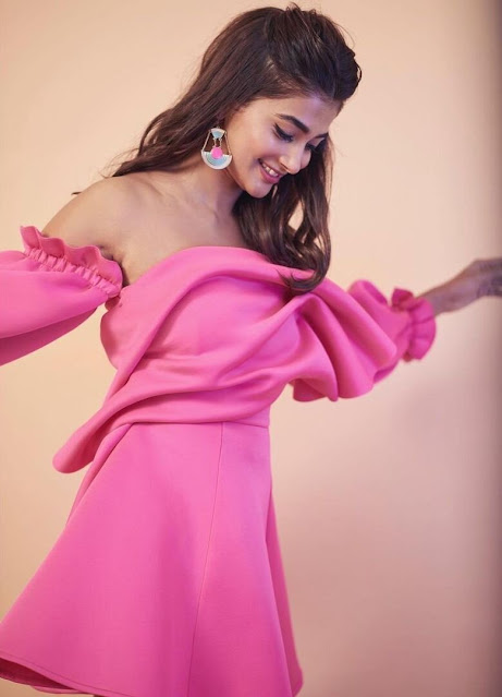 Actress Pooja hegde hot images