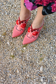 pink mules with roses, sabot rosa spazio moda bologna, Fashion and Cookies, fashion blogger