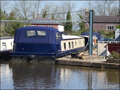 Fat boats on a thin canal P1280299sm