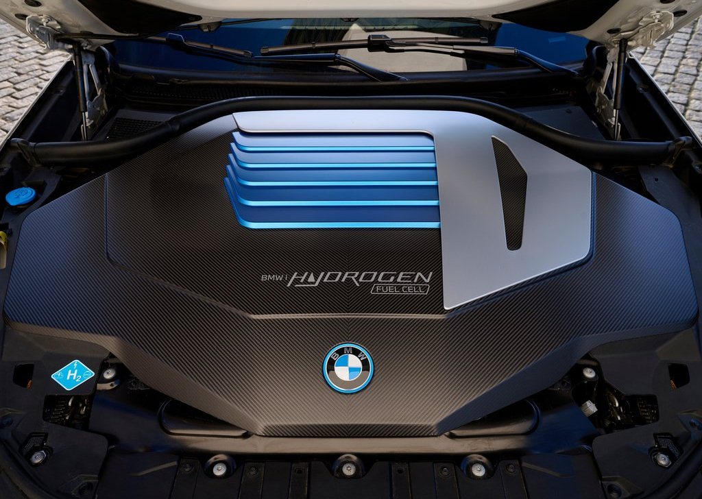 2023 BMW iX5 Hydrogen Concept