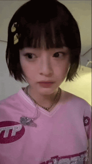 Hanni Gif Kpop Images and Gifs Hanni Gif Kpop Images and Gifs