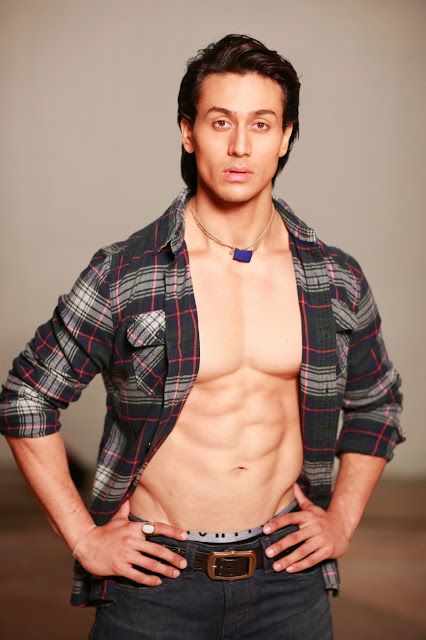 Best Download Tiger Shroff HD Wallpapers Photos And Imgaes