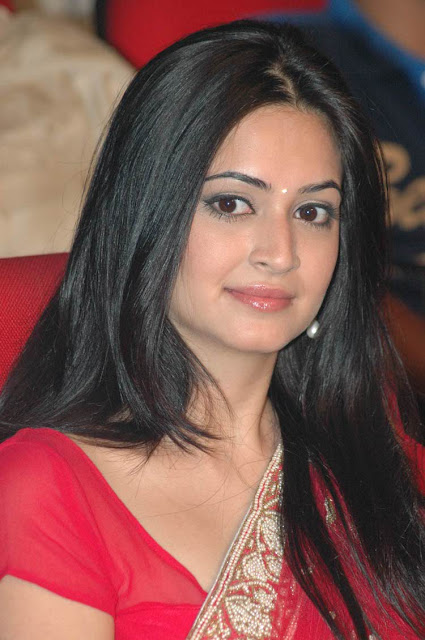 Kruthi Kharbanda at Teen Maar Audio Launch