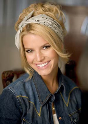 New Stylish Jessica Simpson Blonde Haircuts for 2010