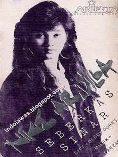  yaitu nama besar di dunia musik Indonesia Nike Ardila  Nike Ardila – Seberkas Sinar (1989)