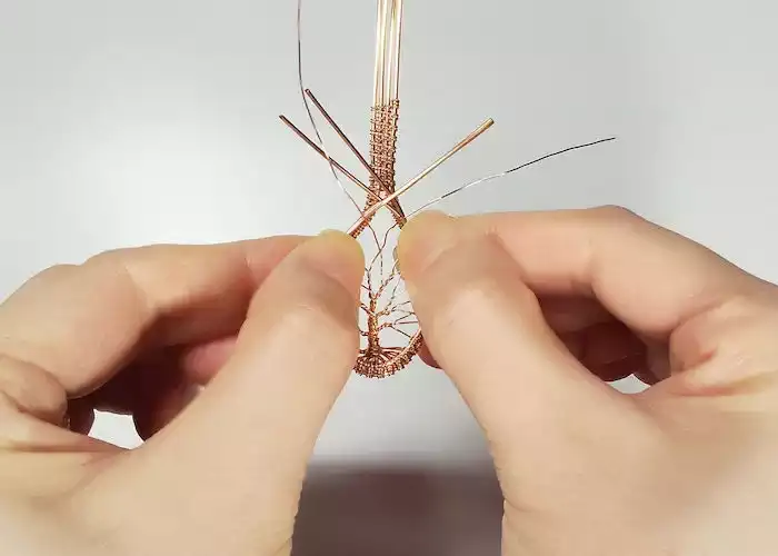 ツリーオブライフのワイヤーラップペンダント step9・ベイルを作る