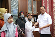 Drs. Nukman Bagikan Santunan Bagi Anak Yatim Piatu