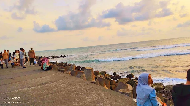 Foto Senja Di Pantai Glagah Indah Kulon Progo