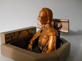maqueta a escala del robot de la saga Star Wars