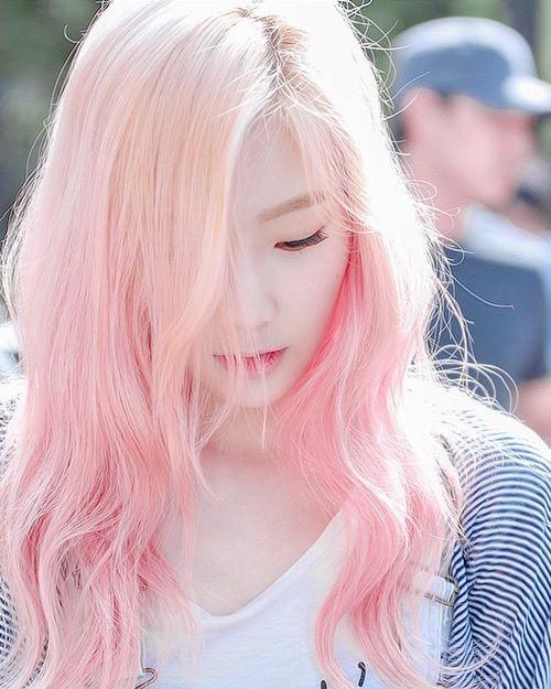 physical objects - Taeyeon! This hair color is super pretty!!!