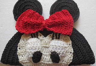 Sweet Nothings Crochet free crochet pattern blog ; photo of the cute Minnie Mouse case