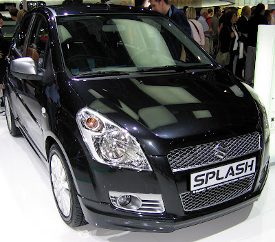 Suzuki Splash hitam